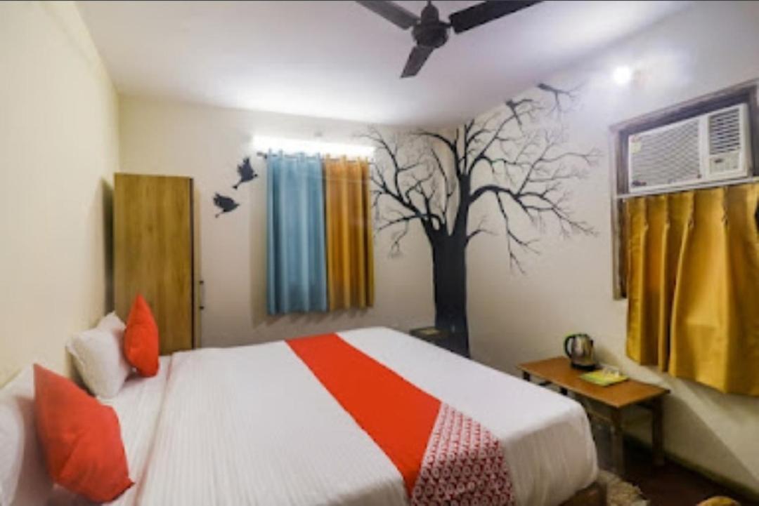Om Shanthi Paying Guest House Varanasi Luaran gambar