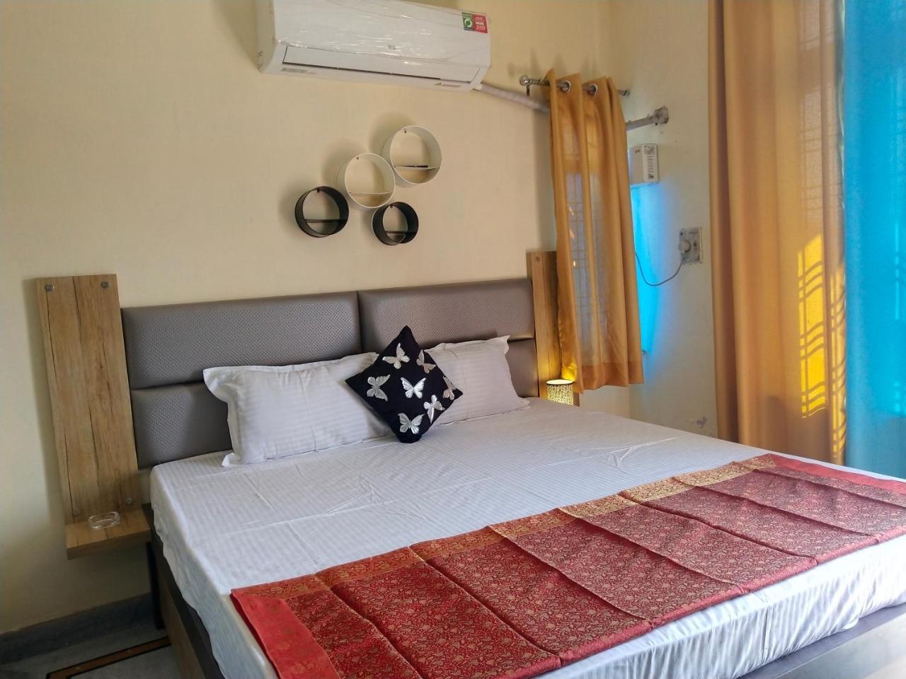 Om Shanthi Paying Guest House Varanasi Luaran gambar
